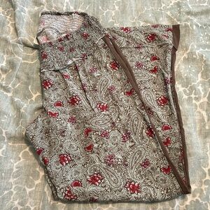 Jessica Simpson light weight pants and mother hood pink top